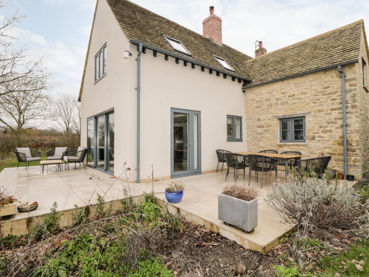 High Cogges Farm Holiday Cottages Witney Exterior foto
